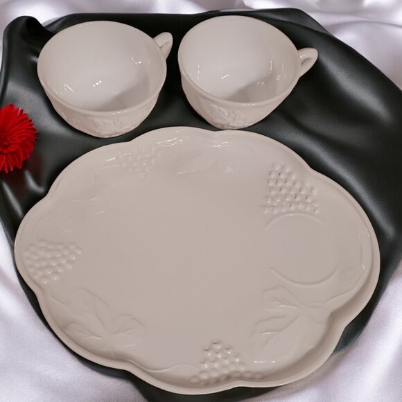 VTG  Indiana White Milk Glass  Harvest Pattern Grape Motif Snack Luncheon Set - Picture 7 of 12